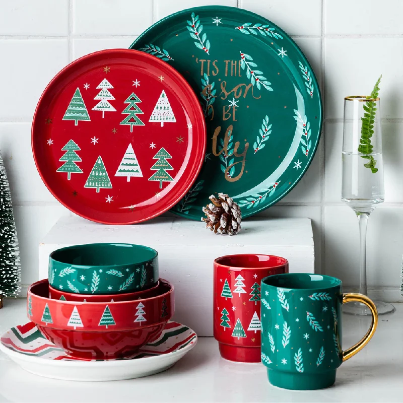 Christmas Themed Dinnerware Sets